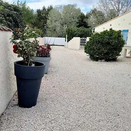 Βίλα La Pomme Rouge Aramon